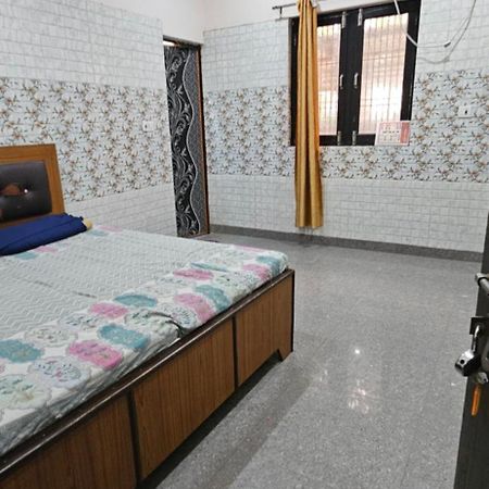 Shri Jagannath Dham Hotell Vrindāvan Exteriör bild