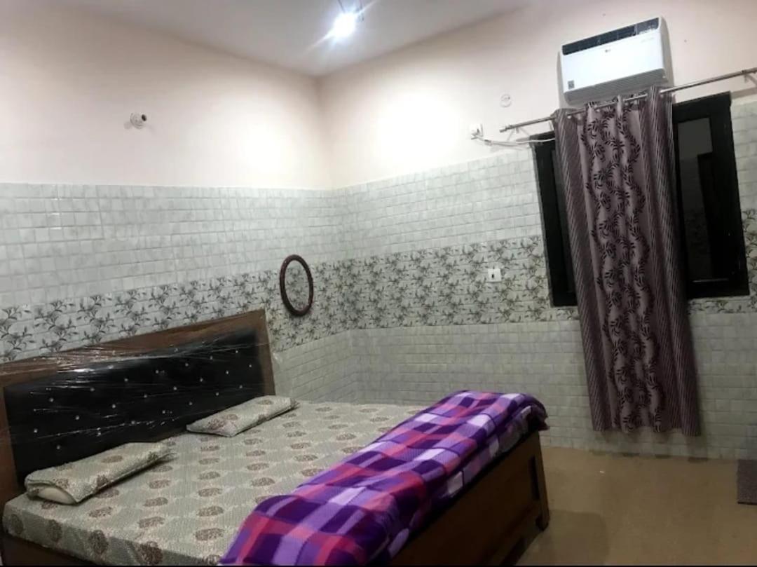 Shri Jagannath Dham Hotell Vrindāvan Exteriör bild